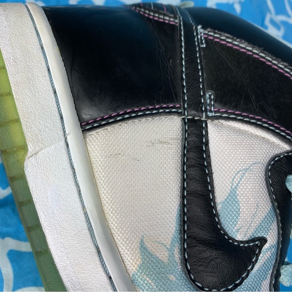 Nike Dunk Premium High Santana for Sale | Authenticity  Nike dunk High Youth size 6y Santana Premium GS kids vintage hi top sneakers vtg